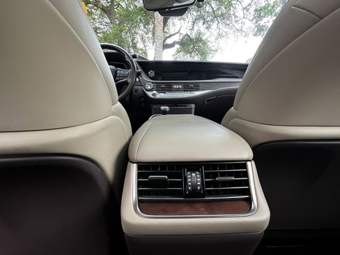 Used 2018 Lexus LS 500 AWD w/ Accessory Package (Z1) image 38