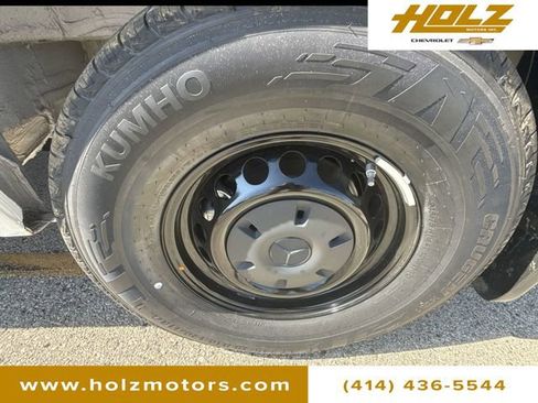 Used 2025 Mercedes-Benz Sprinter 2500 image 30