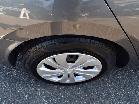 Used 2020 Nissan Versa S image 18