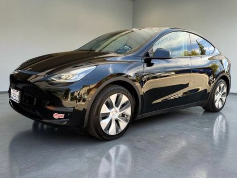 Used 2020 Tesla Model Y Long Range AWD/4WD image 2