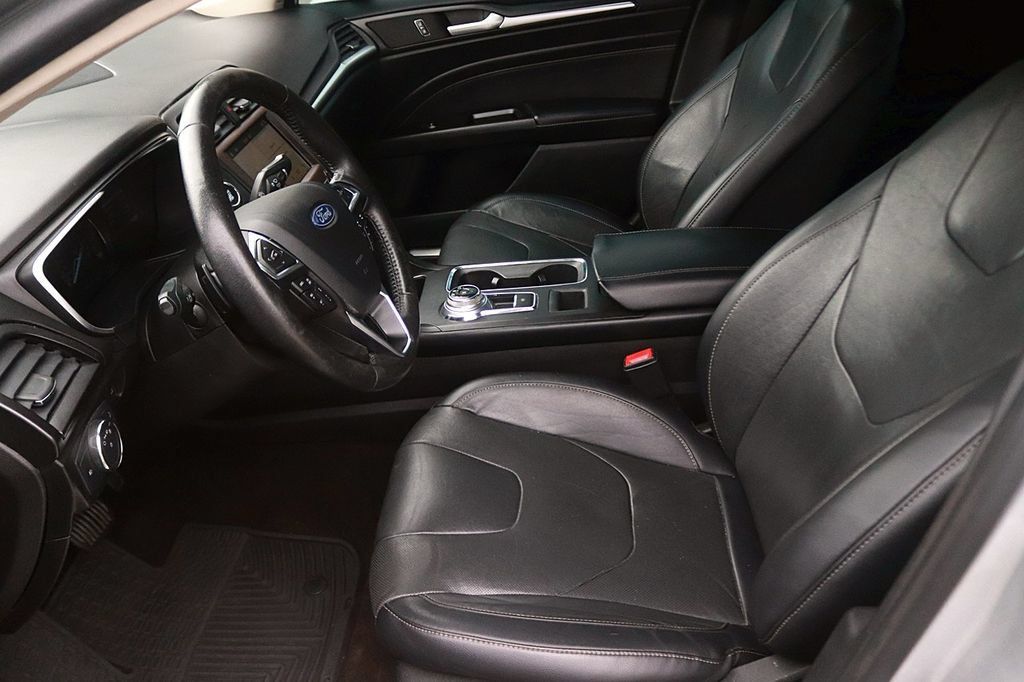 Used 2019 Ford Fusion Titanium AWD/4WD image 15