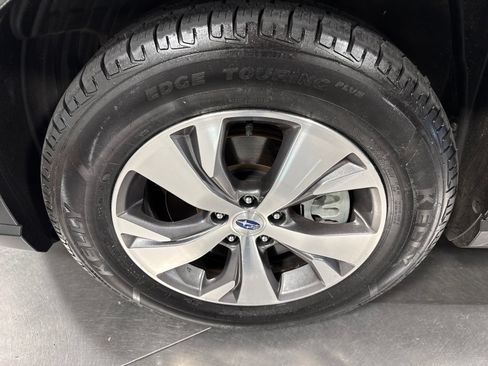 Used 2022 Subaru Ascent Premium w/ Convenience Package AWD/4WD image 2