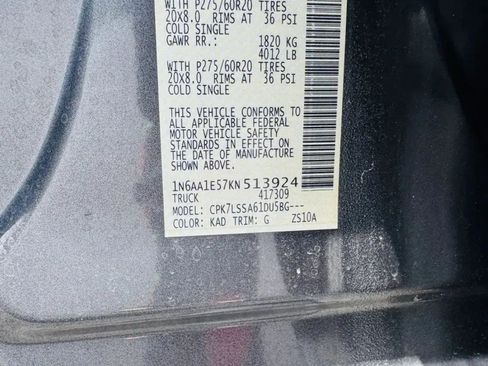 Used 2019 Nissan Titan SV w/ SV Convenience Package image 27