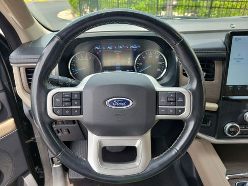 Used 2023 Ford Expedition Limited RWD image 32