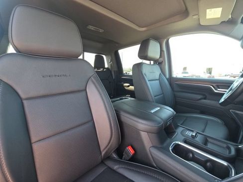 Used 2025 GMC Sierra 2500 Denali AWD/4WD image 21