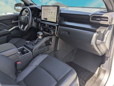 Used 2025 Toyota 4Runner Limited AWD/4WD image 24