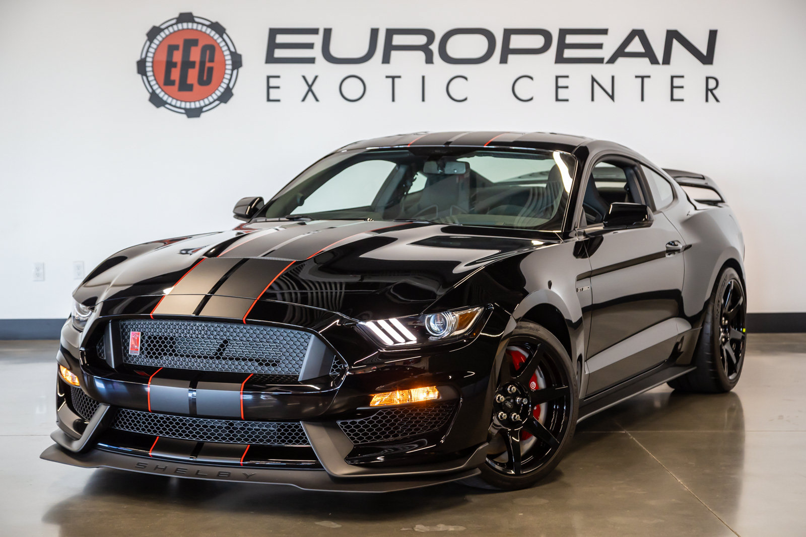 Used 2019 Ford Mustang Shelby GT350R w/ GT350R Equipment Group 920A RWD image 5
