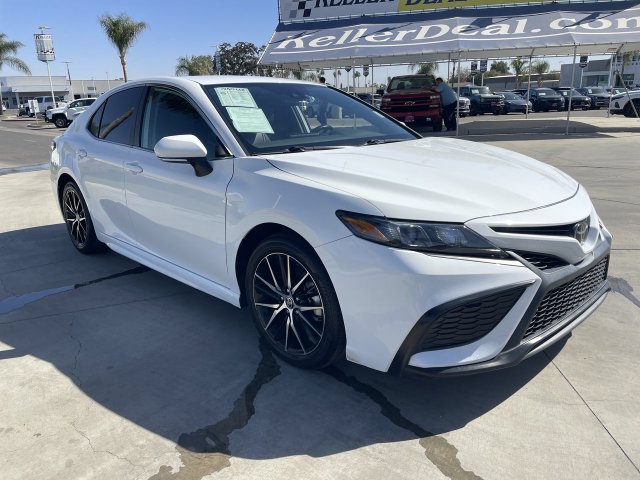 Used 2024 Toyota Camry SE FWD image 2