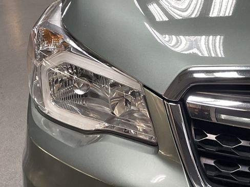 Used 2016 Subaru Forester 2.5i Touring w/ Eyesight & Navigation System image 5