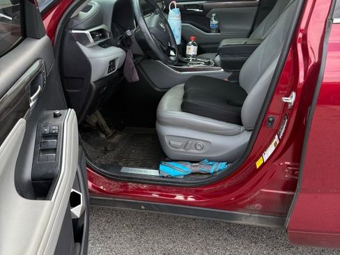 Used 2021 Toyota Highlander Limited image 40