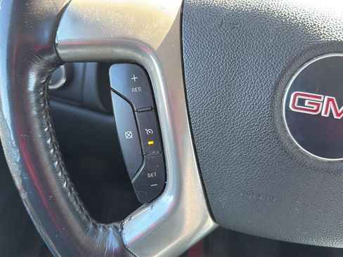 Used 2008 GMC Yukon XL SLT w/ SLT Preferred Equipment Group AWD/4WD image 16
