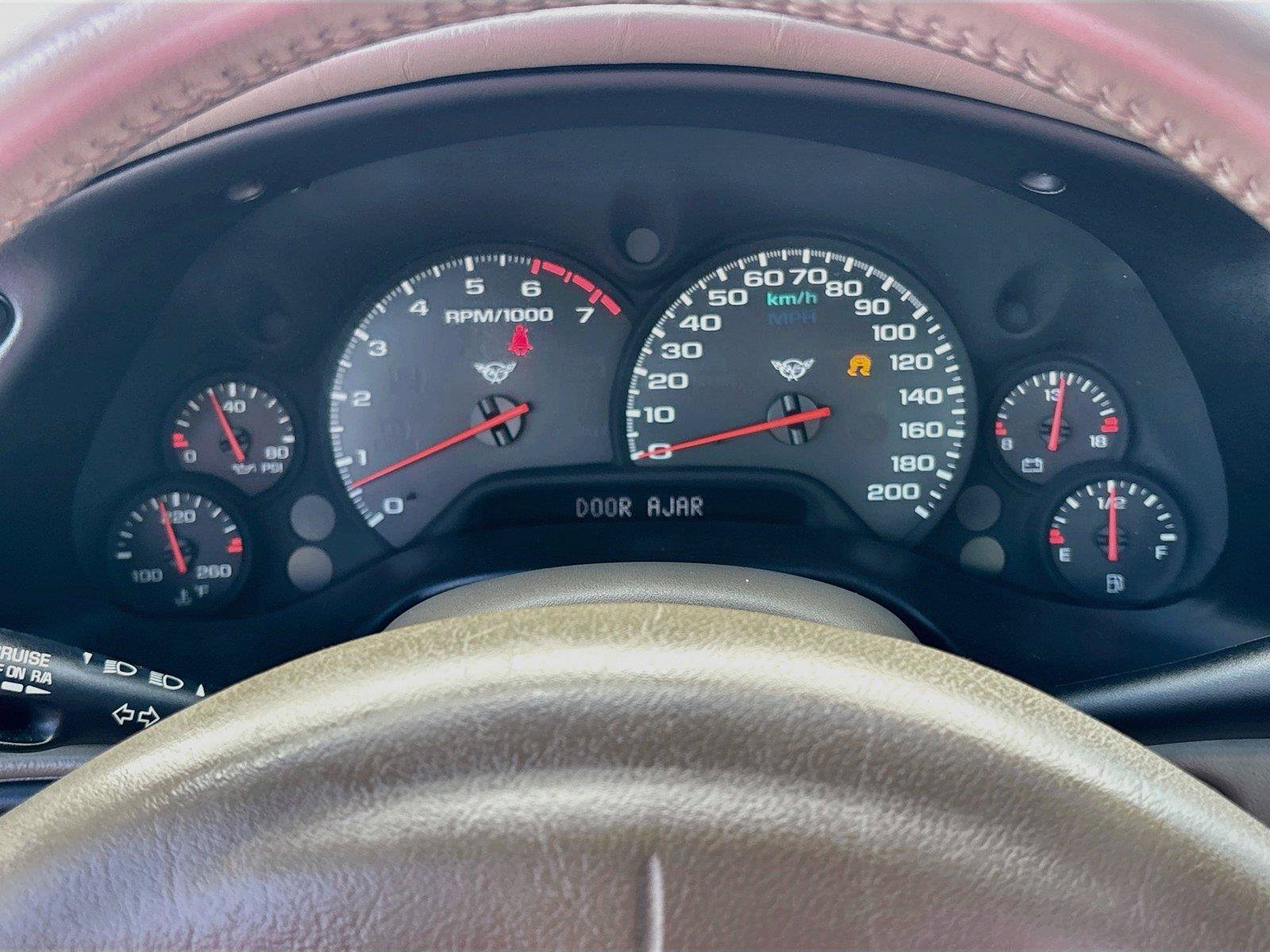 Used 2004 Chevrolet Corvette Coupe w/ Preferred Equipment Group RWD image 12