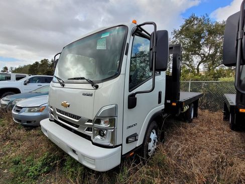 New 2024 Chevrolet Low Cab Forward RWD image 2