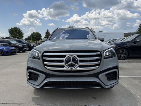 Used 2025 Mercedes-Benz GLS 450 4MATIC image 2