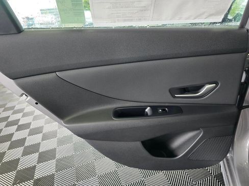 New 2026 Hyundai Elantra Limited FWD image 35