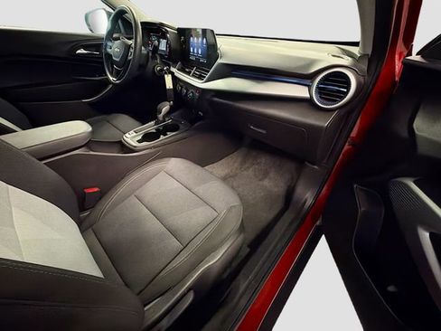 Used 2024 Chevrolet Trax LS image 26