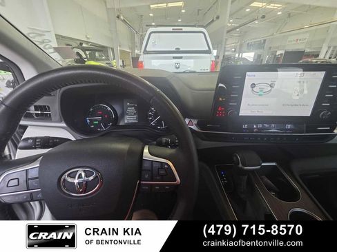 Used 2022 Toyota Sienna XLE FWD image 15