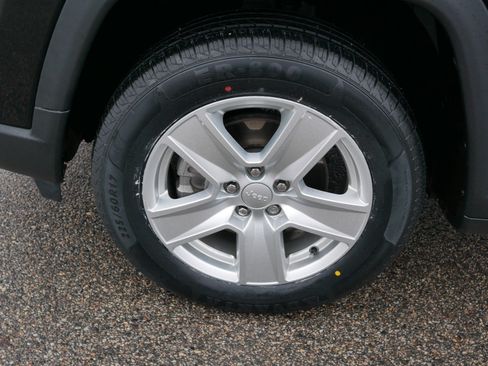 Used 2022 Jeep Compass Latitude image 15