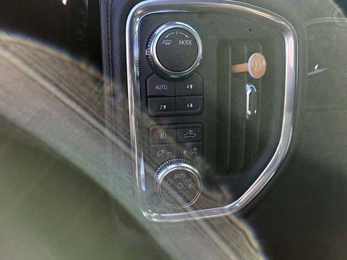 Used 2022 GMC Sierra 3500 Denali image 7