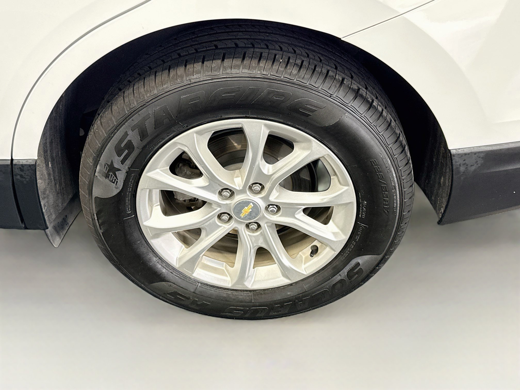 Used 2020 Chevrolet Equinox LS w/ LS Convenience Package FWD image 11