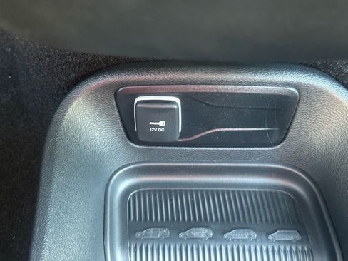 New 2026 Chrysler Pacifica Select FWD image 60