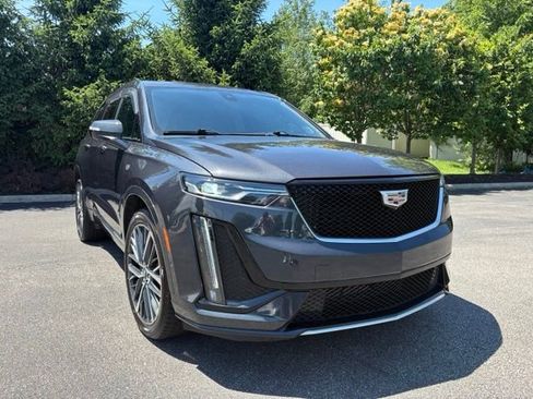 Used 2023 Cadillac XT6 Sport w/ Technology Package AWD/4WD image 12