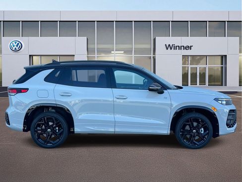 New 2026 Volkswagen Tiguan SE R-Line image 6