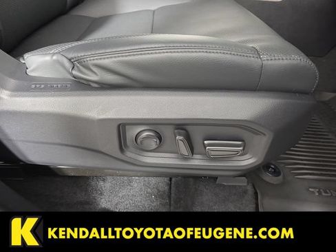Certified 2025 Toyota Tundra SR5 w/ SR5 Premium Package AWD/4WD image 31