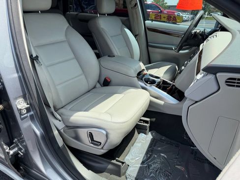 Used 2012 Mercedes-Benz R 350 4MATIC image 19