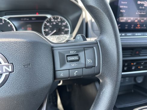 Used 2025 Nissan Rogue S AWD/4WD image 20