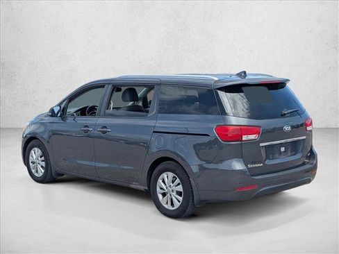 Used 2017 Kia Sedona LX w/ LX Essentials Premium Package FWD image 7