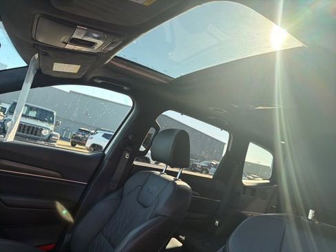 Used 2025 Kia Telluride SX Prestige X-Pro image 17