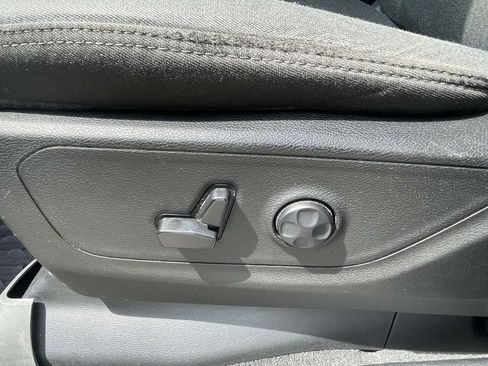 Used 2019 RAM 1500 Big Horn image 16