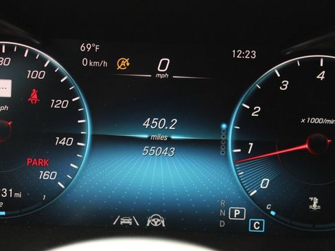 Certified 2022 Mercedes-Benz GLC 300 4MATIC w/ Driver Assistance Package image 18