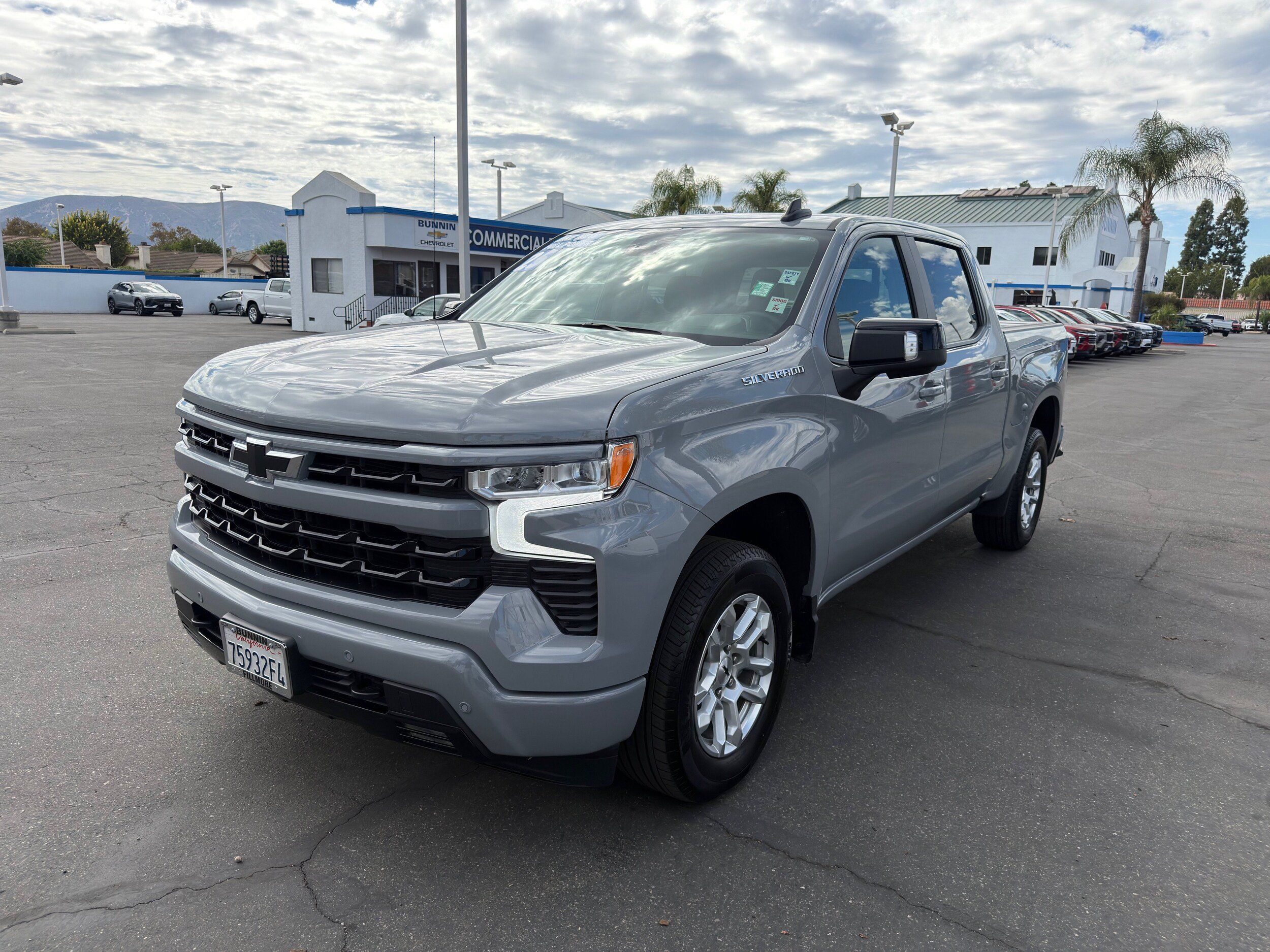 Used 2025 Chevrolet Silverado 1500 RST w/ Convenience Package II RWD image 4