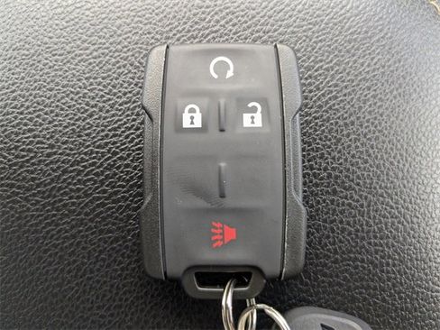 Used 2022 Chevrolet Colorado LT w/ LT Convenience Package image 29