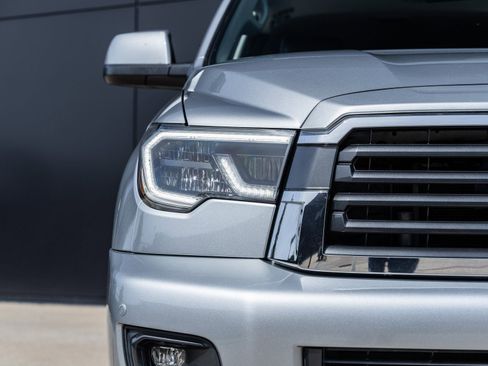 Used 2020 Toyota Sequoia SR5 image 18