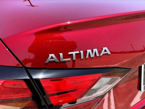 Used 2023 Nissan Altima 2.5 SR w/ SR Premium Package FWD image 10