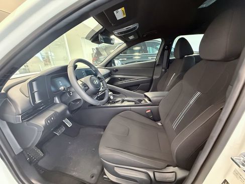 Used 2026 Hyundai Elantra SEL Sport Premium FWD image 9