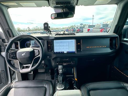 Certified 2024 Ford Bronco Badlands w/ Sasquatch Package image 3