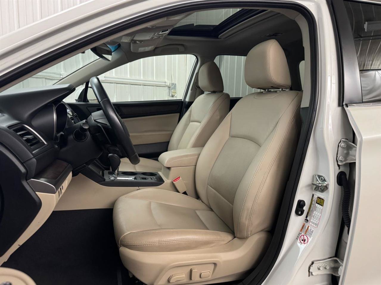 Used 2017 Subaru Outback 3.6R Limited AWD/4WD image 7