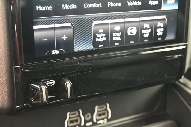 New 2026 RAM 3500 Laramie AWD/4WD image 30
