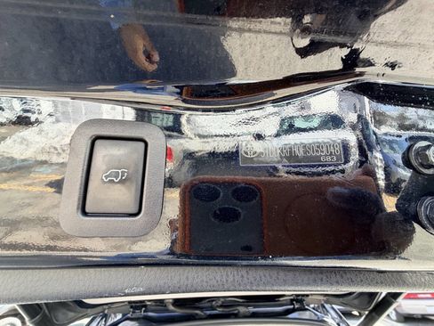 Used 2014 Toyota Highlander Limited image 59