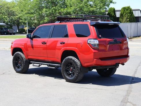 Used 2021 Toyota 4Runner Venture w/ Moonroof Package AWD/4WD image 8
