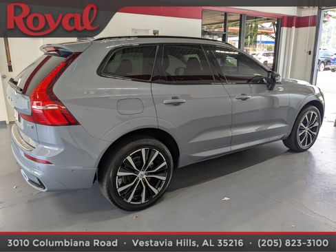 Certified 2024 Volvo XC60 B5 Plus w/ Protection Package Premier AWD/4WD image 4