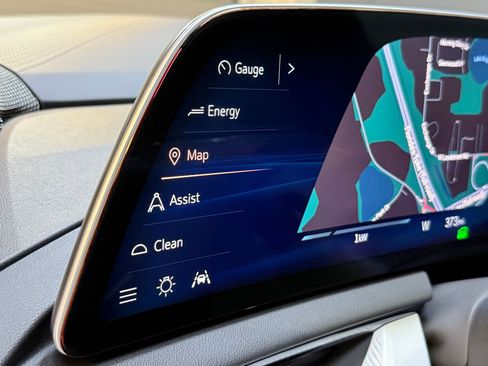 New 2025 Cadillac Optiq Sport 2 w/ LPO, Floor Liner Package image 28