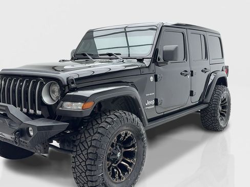 Used 2022 Jeep Wrangler Unlimited Sahara w/ Cold Weather Group AWD/4WD image 3