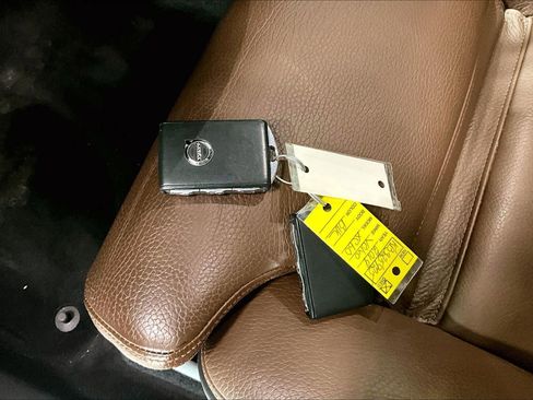 Used 2019 Volvo XC60 T5 Momentum w/ Premium Package image 15