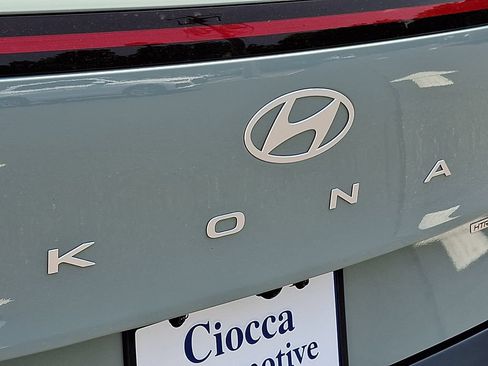 Used 2024 Hyundai Kona Limited AWD/4WD image 32
