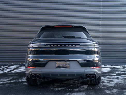 New 2026 Porsche Cayenne S image 10